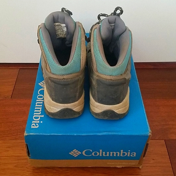 Columbia Gray/light blue hiking boots. Size 7. - Picture 3 of 6